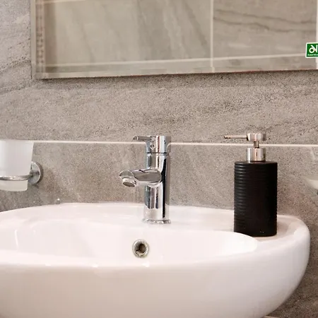 Modern 3br With Balcony - Close To Limestone Heritage Park