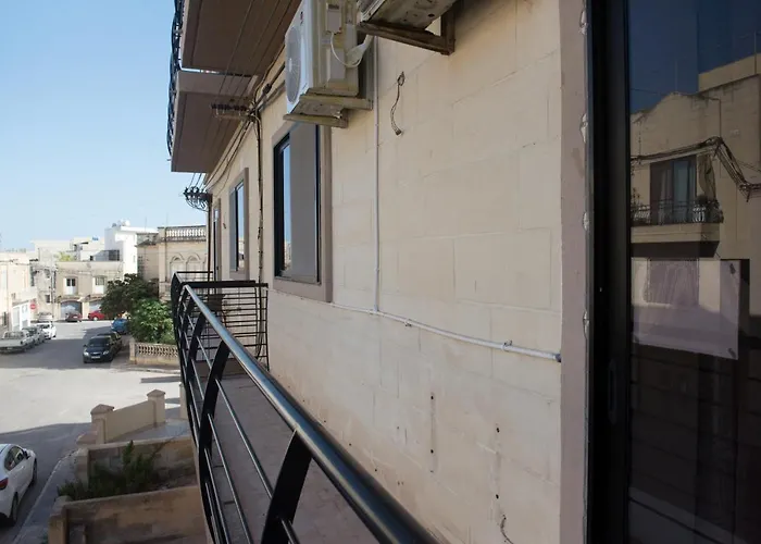 Modern 3br With Balcony - Close To Limestone Heritage Park Siggiewi