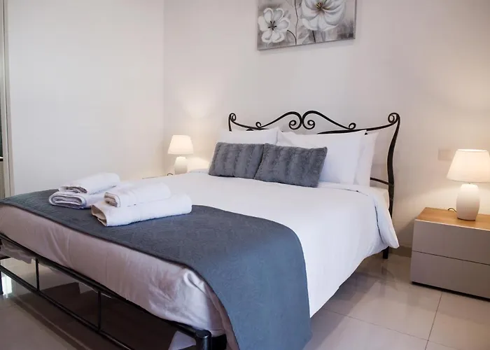 Modern 3br With Balcony - Close To Limestone Heritage Park *