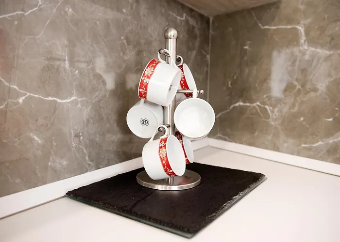 Modern 3br With Balcony - Close To Limestone Heritage Park *