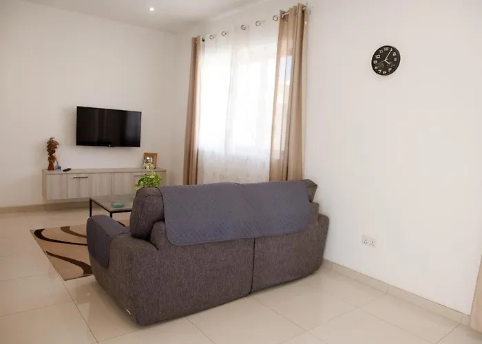 Apartament Modern 3br With Balcony - Close To Limestone Heritage Park