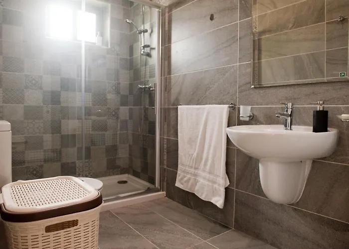 Apartament Modern 3br With Balcony - Close To Limestone Heritage Park *