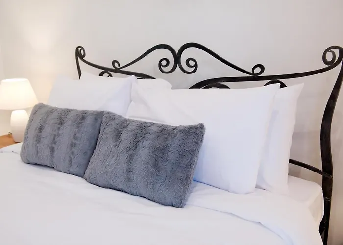 Modern 3br With Balcony - Close To Limestone Heritage Park Apartament