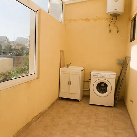Apartament Modern 3br With Balcony - Close To Limestone Heritage Park Siggiewi