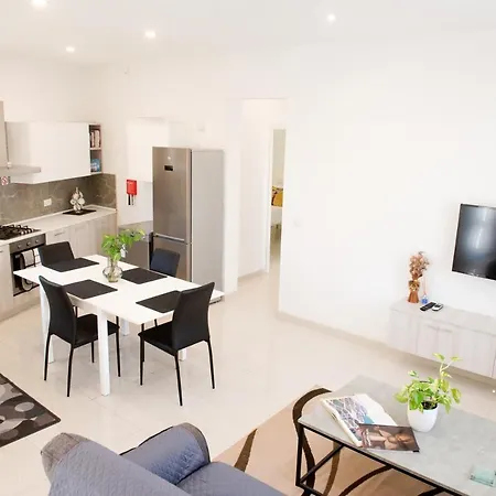 Apartament Modern 3br With Balcony - Close To Limestone Heritage Park Siggiewi