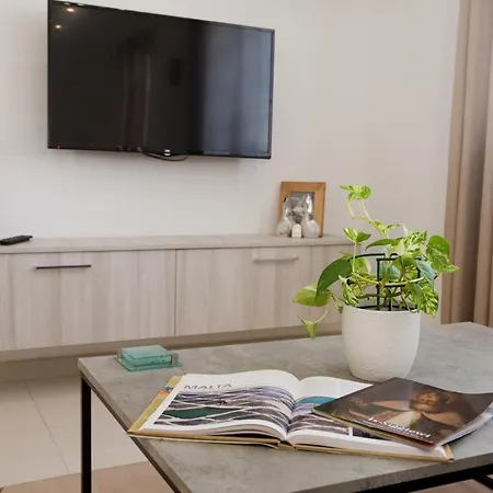 Modern 3br With Balcony - Close To Limestone Heritage Park *