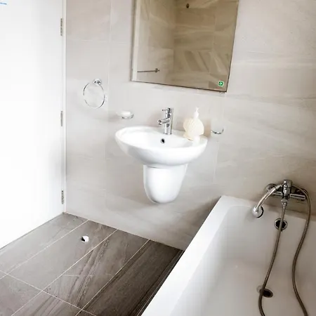 Modern 3br With Balcony - Close To Limestone Heritage Park Siġġiewi