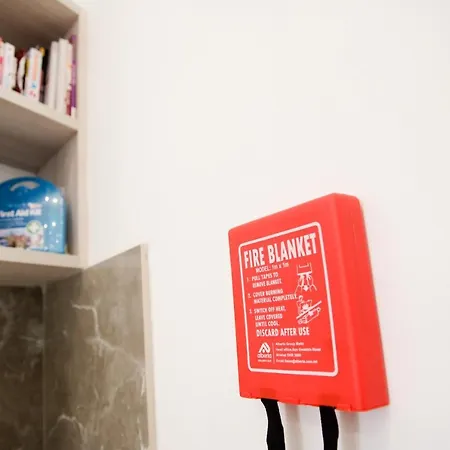 Modern 3br With Balcony - Close To Limestone Heritage Park アパート *