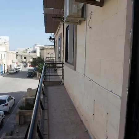 Modern 3br With Balcony - Close To Limestone Heritage Park アパート Siġġiewi