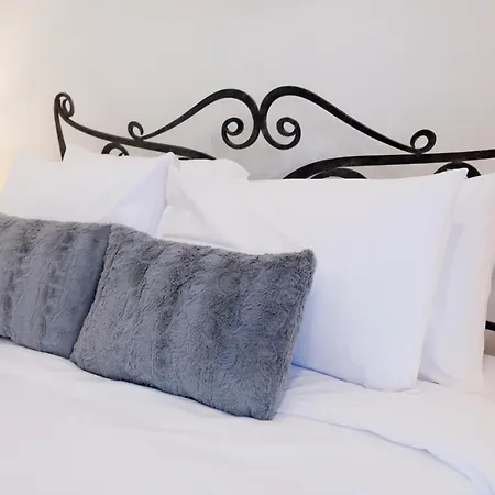 Modern 3br With Balcony - Close To Limestone Heritage Park Appartamento