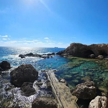 Modern 3br With Balcony - Close To Limestone Heritage Park アパート Siġġiewi