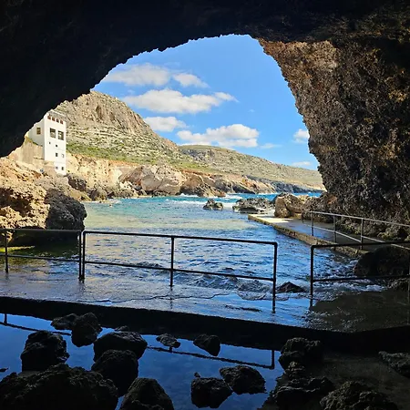 Modern 3br With Balcony - Close To Limestone Heritage Park *