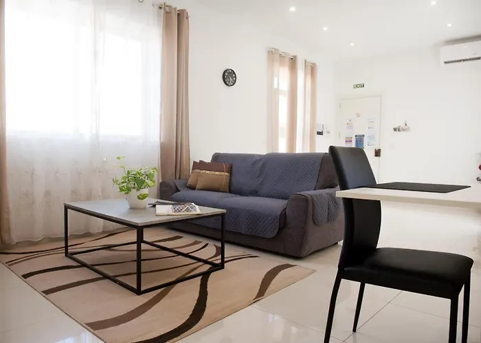 Appartement Modern 3br With Balcony - Close To Limestone Heritage Park