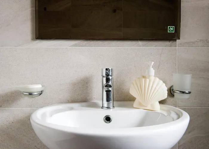 Appartement Modern 3br With Balcony - Close To Limestone Heritage Park Siggiewi