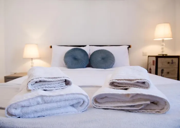 شقة Modern 3br With Balcony - Close To Limestone Heritage Park