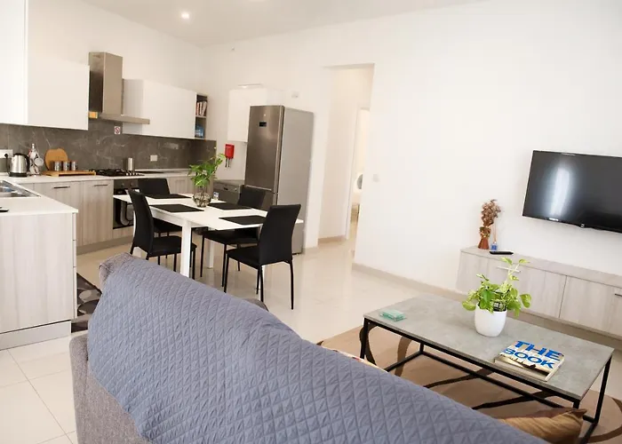 Modern 3br With Balcony - Close To Limestone Heritage Park Siggiewi