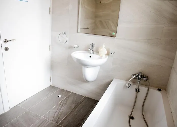 Modern 3br With Balcony - Close To Limestone Heritage Park Siggiewi