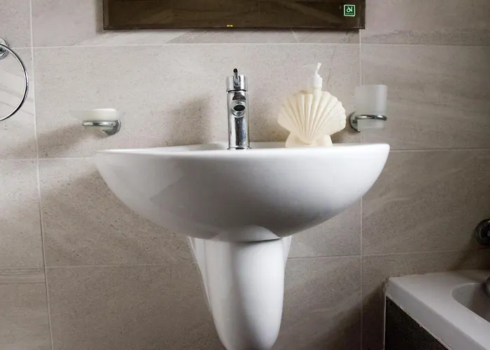 Modern 3br With Balcony - Close To Limestone Heritage Park